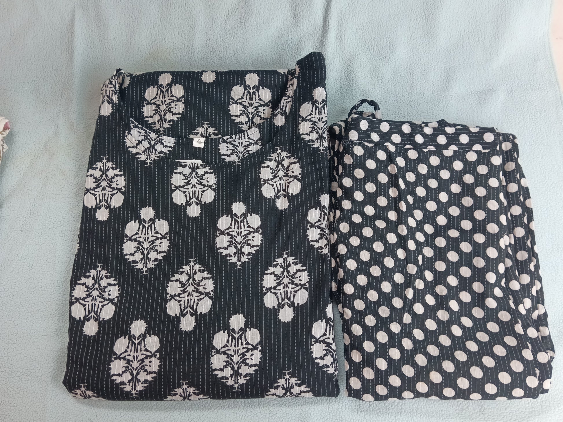 Coord set black and white